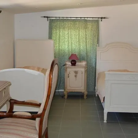Sarka Apartment