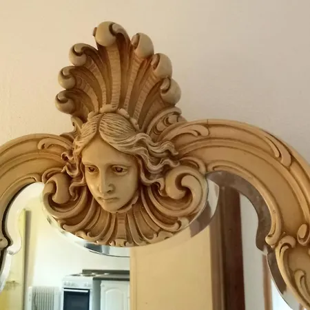 Sarka Apartment *