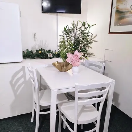 Sarka Apartmán *